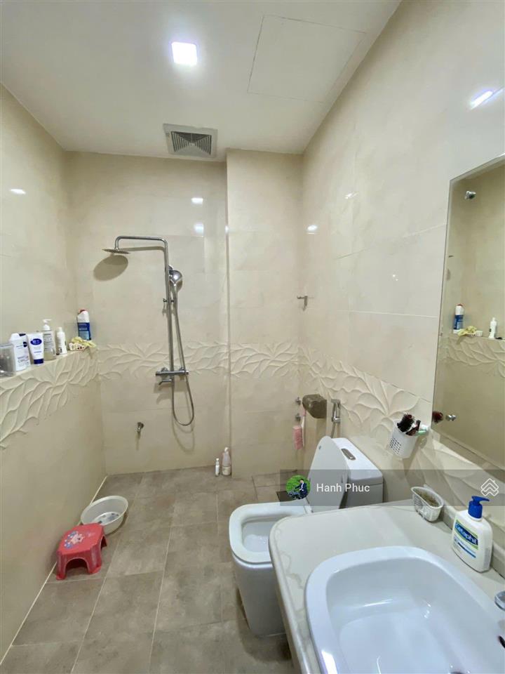 Cho thuê biệt thự tại khu đô thị linh đàm. diện tích 230m2, mặt tiền 14m, thiết kế 04 tầng. khu vip