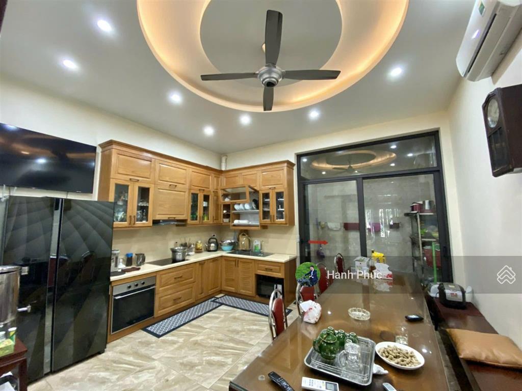 Cho thuê biệt thự tại khu đô thị linh đàm. diện tích 230m2, mặt tiền 14m, thiết kế 04 tầng. khu vip