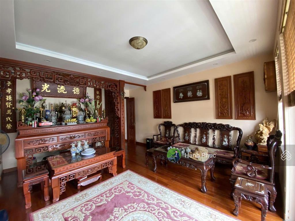 Cho thuê biệt thự tại khu đô thị linh đàm. diện tích 230m2, mặt tiền 14m, thiết kế 04 tầng. khu vip