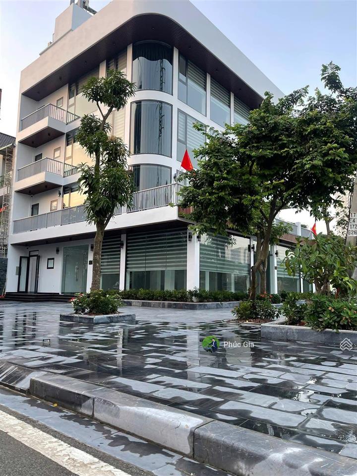 Cho thuê căn biệt thự góc nổi bật linh đàm. diện tích 327.5m2, 05 tầng, mt 25m