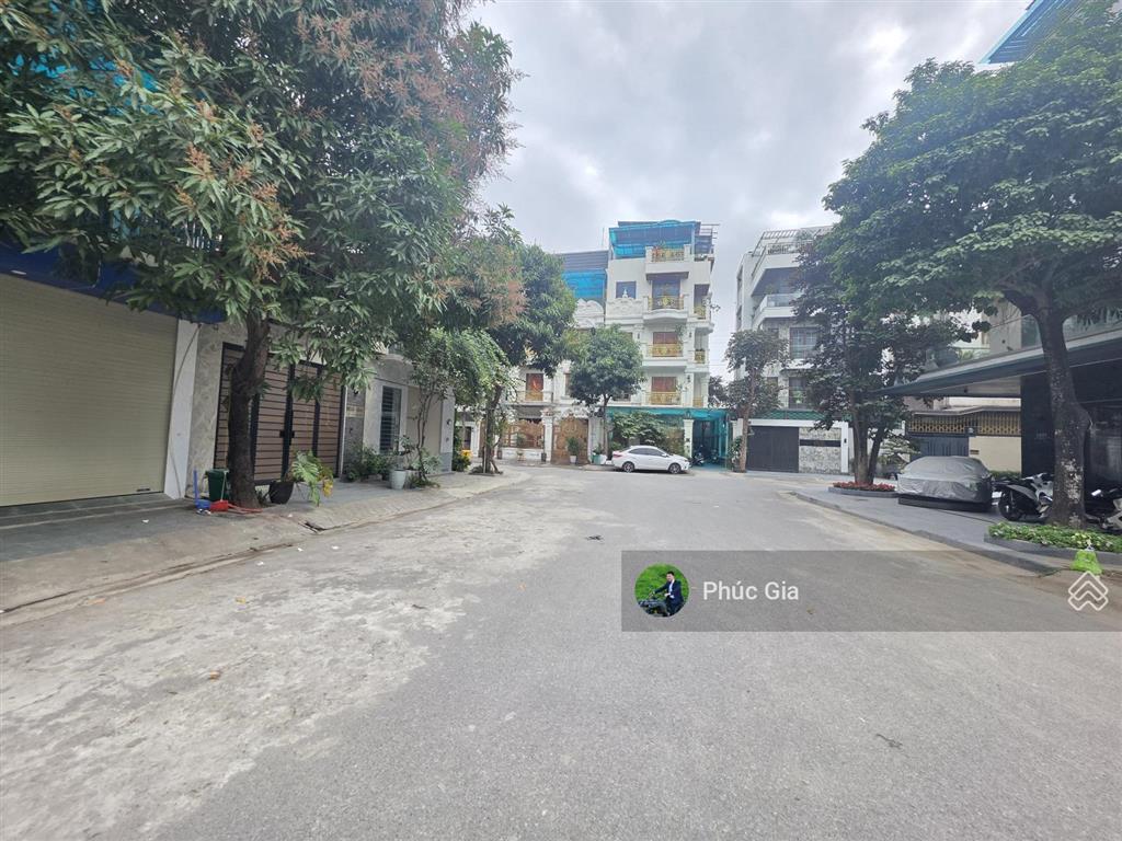 Nhà liền kề mới có thang máy khu linh đàm. diện tích 90m2, 05 tầng, đủ điều hòa, cho thuê lâu dài