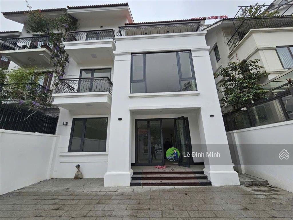 Nhà mặt phố tân triều. diện tích 260m2, mặt tiền 15m, đủ hệ thống pccc. làm văn phòng hoặc ở