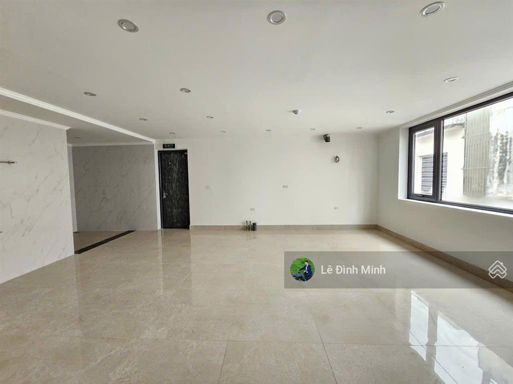 Nhà mặt phố tân triều. diện tích 260m2, mặt tiền 15m, đủ hệ thống pccc. làm văn phòng hoặc ở