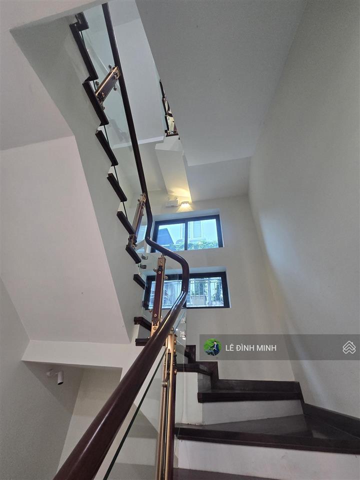 Biệt thự mới đẹp tại pháp vân. diện tích 288m2, mặt tiền 15m, thiết kế 04 tầng, thang máy