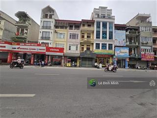 Tòa nhà 1 mặt phố, 1 mặt phân lô. diện tích 145m2, mặt tiền 10m, 05 tầng, thông sàn, thang máy.