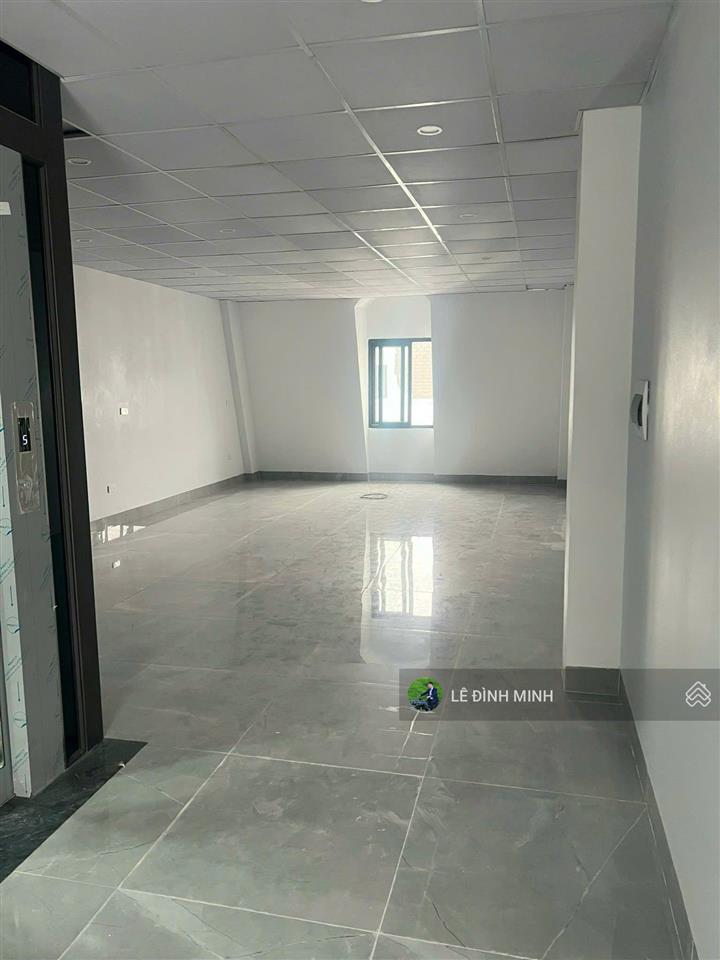 Tòa nhà vip đạt tiêu chuẩn cao cấp mới hoàn thiện. diện tích 220m2/sàn, 06 tầng, mt 10m, pccc đủ