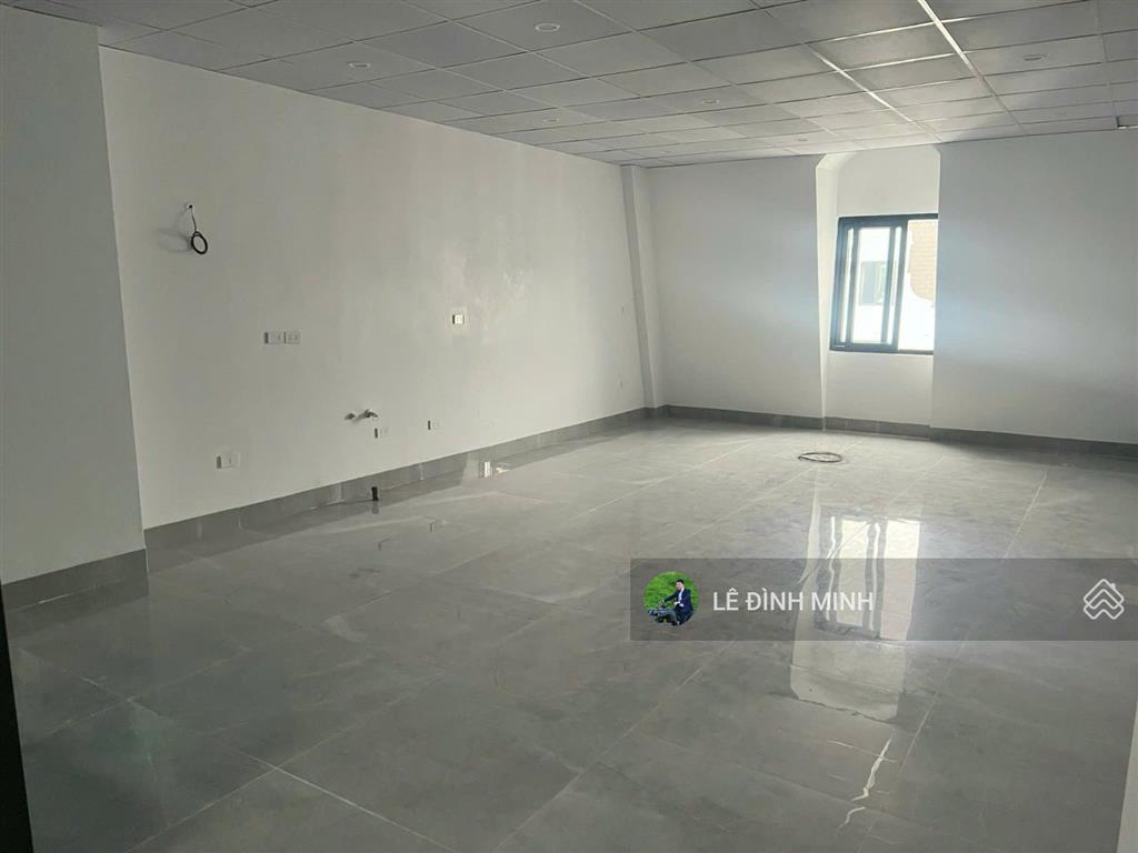 Tòa nhà vip đạt tiêu chuẩn cao cấp mới hoàn thiện. diện tích 220m2/sàn, 06 tầng, mt 10m, pccc đủ