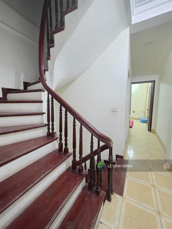 Nhà ngõ 254 ô tô đi qua. diện tích 43m2, thiết kế 05 tầng, xây chắc chắn, có ô chờ thang máy