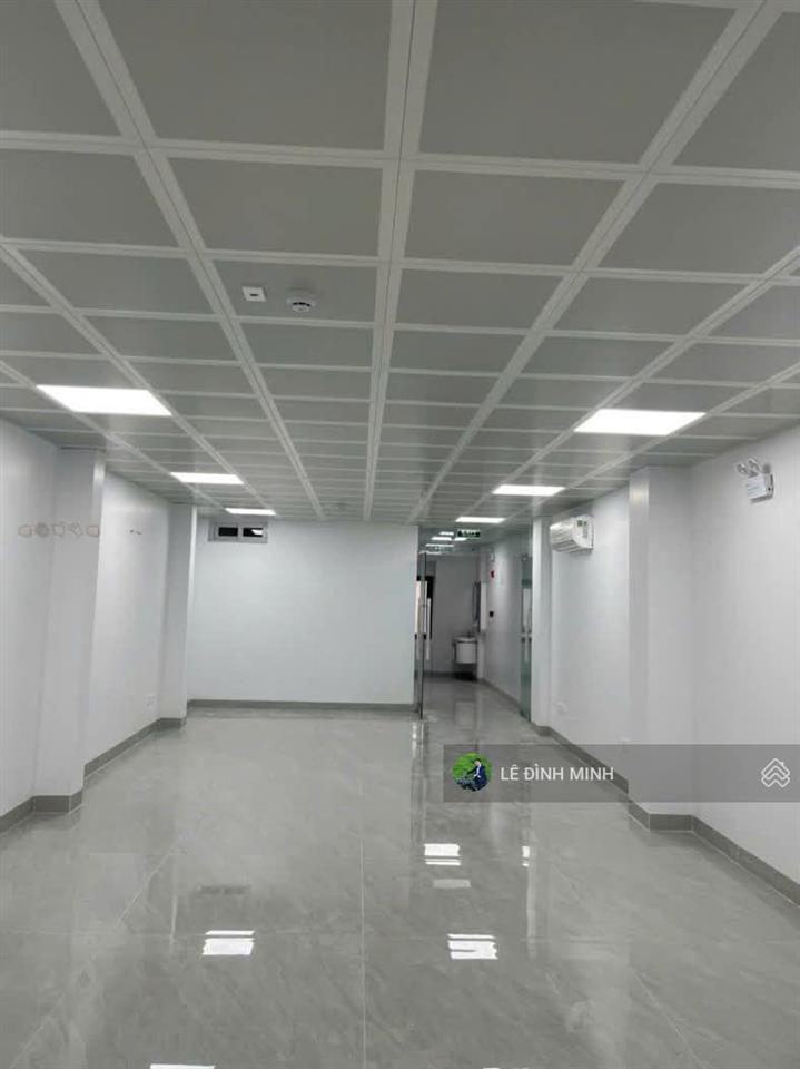 Nhà 05 tầng mới hoàn thiện đẹp. diện tích 100m2, mặt tiền 05m, thang máy, điều hòa âm trần đầy đủ