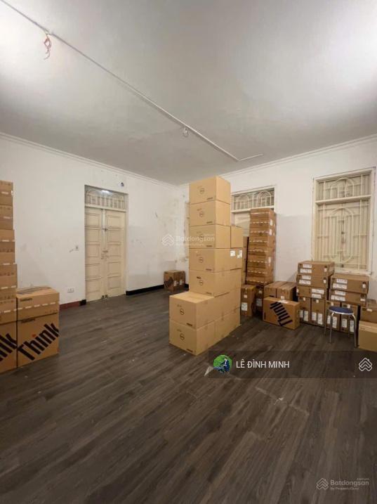 Bán nhà liền kề lĩnh nam cực đẹp. thiết kế 05 tầng, gia đình đang ở, diện tích 75m2, mặt tiền 05m.