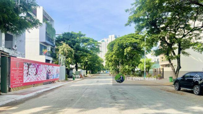 Bán nhà cấp 4. hiếm có. diện tích 200m2, mt 8m, xe tải 10 tấn vào nhà. đầu tư đỉnh.