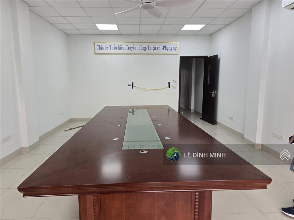 Căn mặt phố vip! diện tích 100m2, 06 tầng. thang máy, full điều hòa, quạt trần. sát 4 tòa chung cư