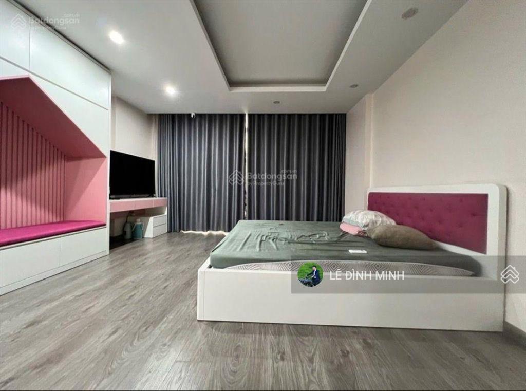 Cần tiền bán gấp căn nhà 07 tầng, thang máy, nhà sang xịn, đủ nội thất. diện tích 90m2, giá 34.5 tỷ