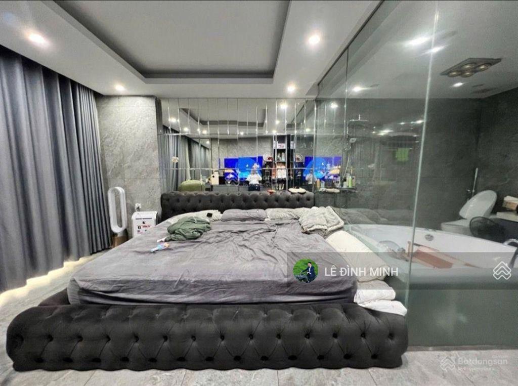 Cần tiền bán gấp căn nhà 07 tầng, thang máy, nhà sang xịn, đủ nội thất. diện tích 90m2, giá 34.5 tỷ