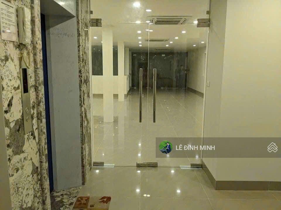 Cho thuê tòa nhà làm phòng khám, showroom, ngân hàng... diện tích 150m2, mặt tiền 8m, 05 tầng.