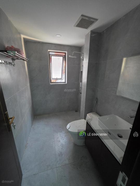 Cần bán nhà phân lô khu hành chính quận hoàng mai. diện tích 60m2, mặt tiền 04m, xây 05 tầng