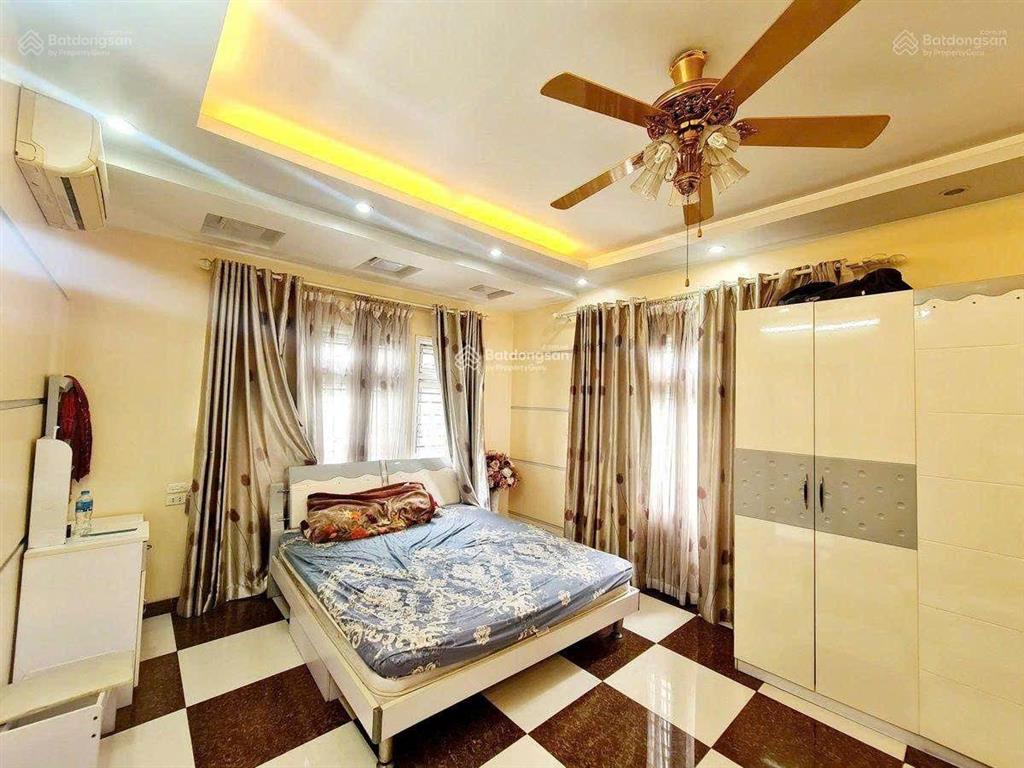 Chính chủ cần bán nhanh căn biệt thự lô góc siêu đẹp. diện tích 140m2, t/ kế 04 tầng, mặt tiền 30m