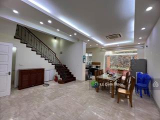 Cần tiền bán gấp căn nhà 07 tầng, thang máy, nhà sang xịn, đủ nội thất. diện tích 90m2