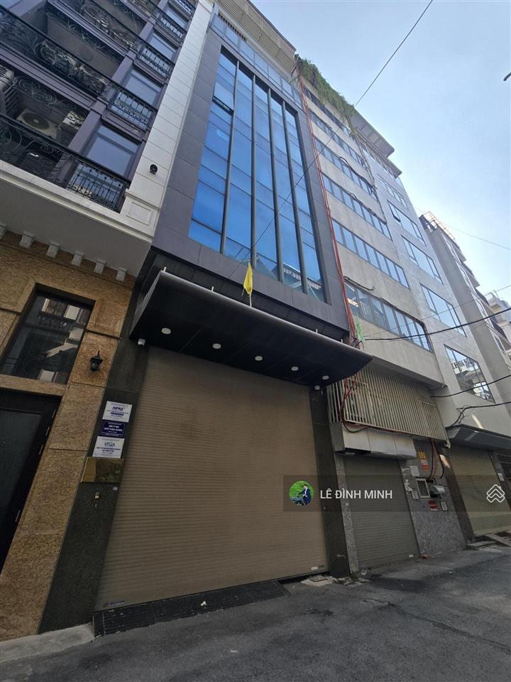 Cho thuê toà nhà 08 tầng và 01 hầm. diện tích 115m2, hai mặt tiền rộng. thang máy, pccc, điều hoà.