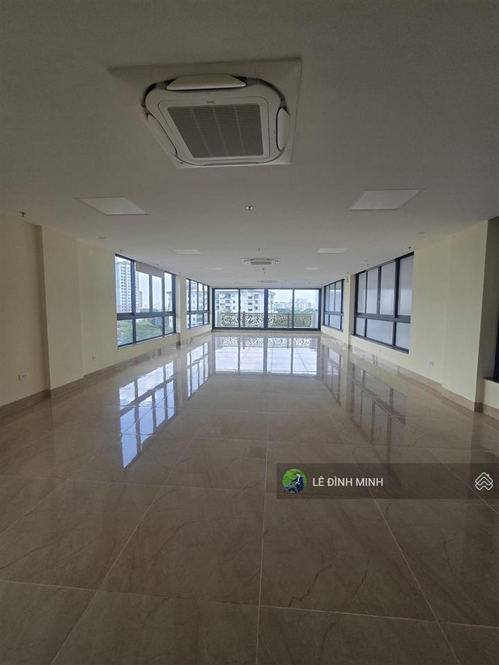 Căn nhà 08 tầng mới tinh. diện tích 165m2, 08 tầng, mặt tiền 6.8m, đủ pccc, thang máy, điều hoà xịn
