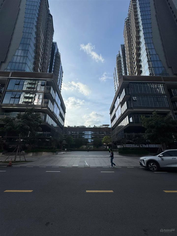 Bán shophouse the opera metropole 3 mặt tiền 700m², view sông sài gòn, 1 trệt 3 lầu, giá 285 tỷ
