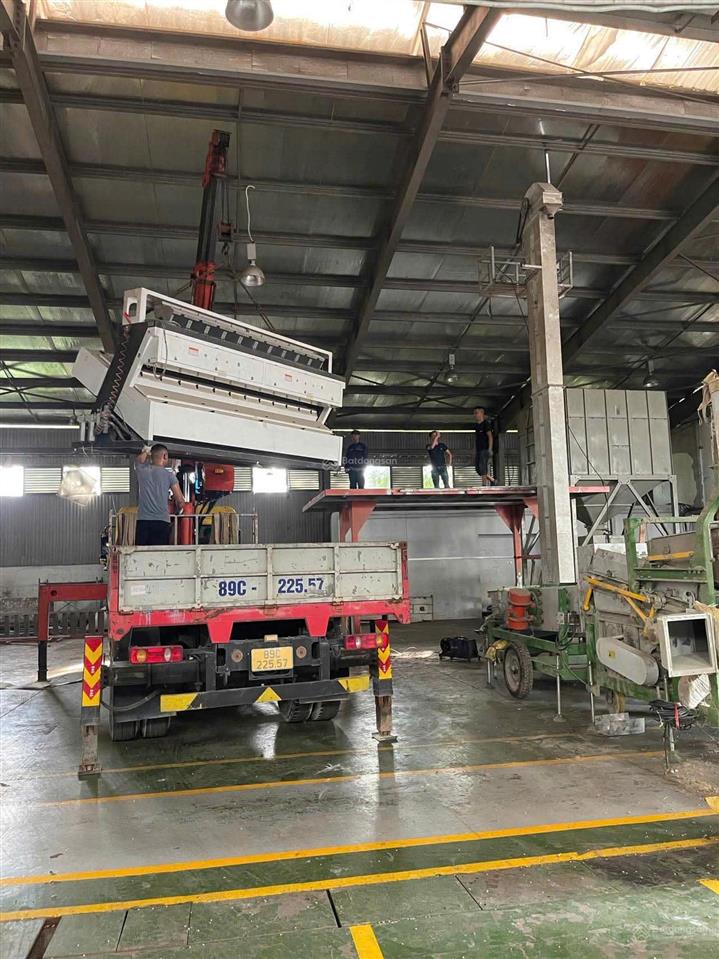 Bán 4000m2 nhà xưởng mặt đường 5 giá tốt (gần kẻ sặt)