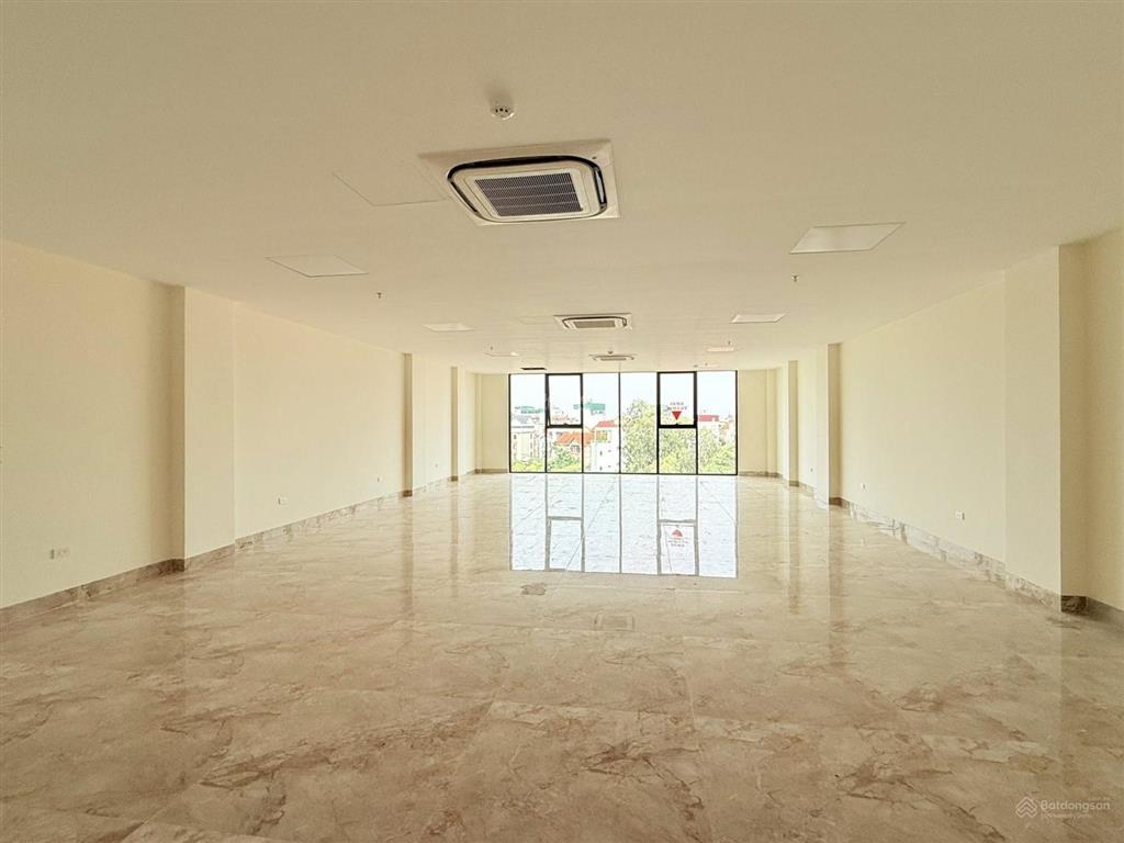 Bán toà văn phòng phố đức diễn, hà nội. dt 144m x 6 nổi 1 hầm, mt 8m. thông sàn, thang máy, pccc.