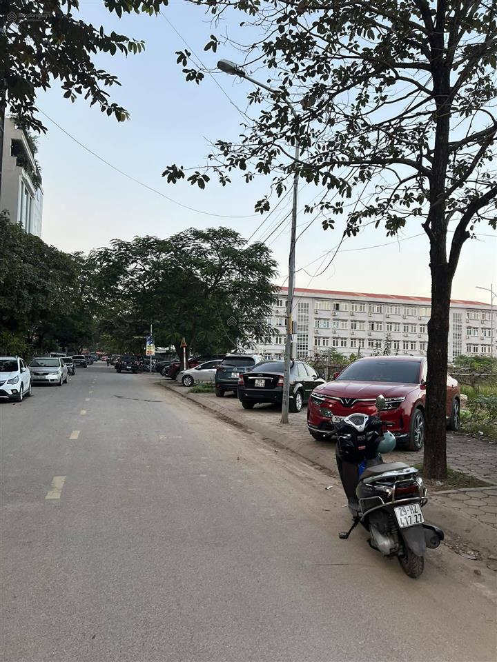 Bán mảnh đất vàng còn sót lại khu đấu giá 3ha đức diễn. dt 144m2, mặt tiền 8m. giá 35.5 tỷ