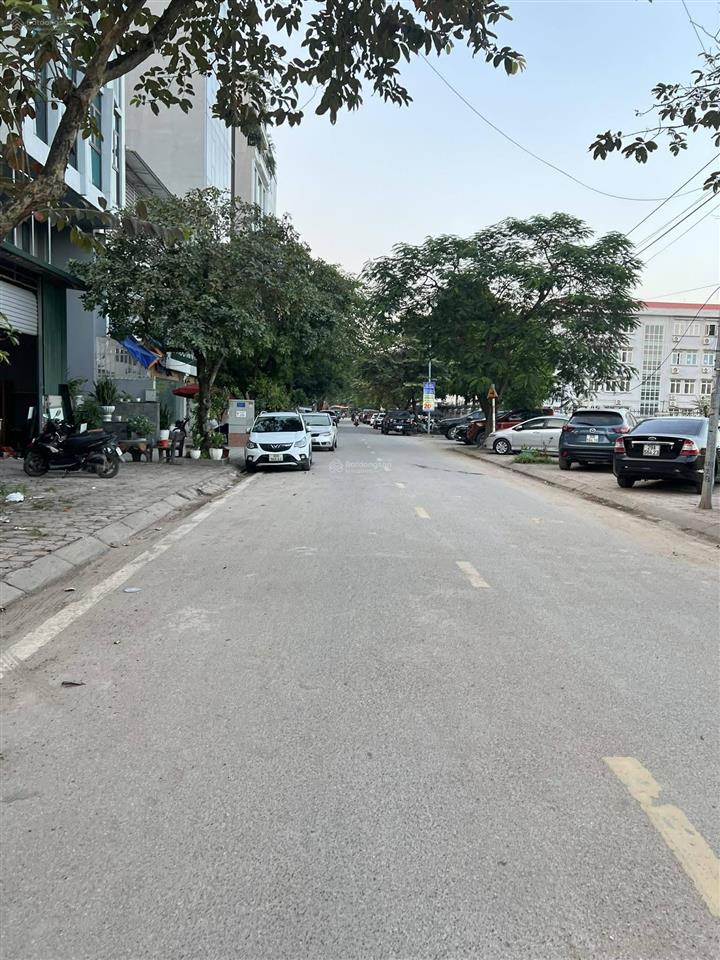 Bán mảnh đất vàng còn sót lại khu đấu giá 3ha đức diễn. dt 144m2, mặt tiền 8m. giá 35.5 tỷ