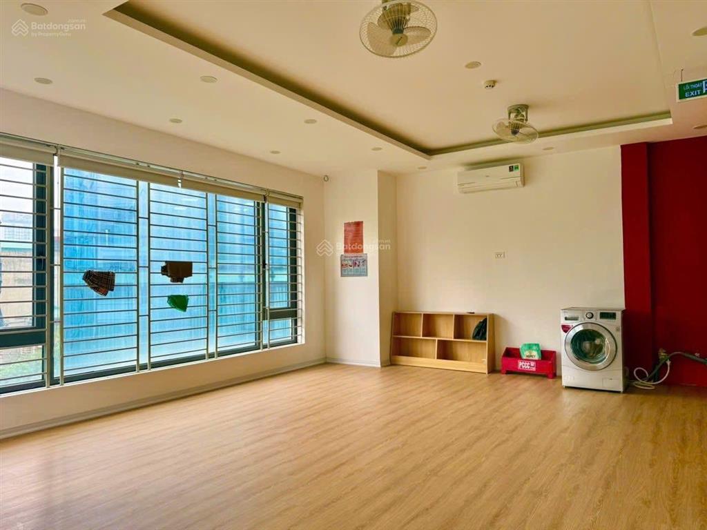 Cho thuê biệt thự siêu hiện đại kđt mễ trì hạ. dt 220m x 4t,mt 12m. giá 50tr