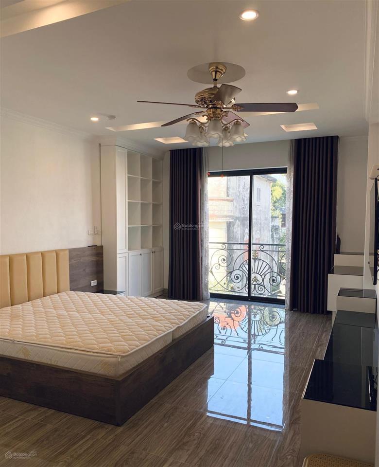 Cho thuê ccmn ở ngọc thụy, gần cầu long biên full nội thất cao cấp, giá 6tr