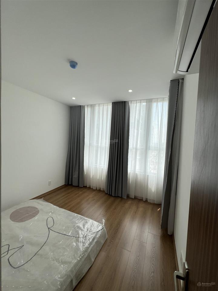 Cần tiền bán gấp ch 67m2 2pn 2wc giá 3.150 tỷ bao gồm các chi phí. tầng đẹp view thoáng. 0907 174 ***