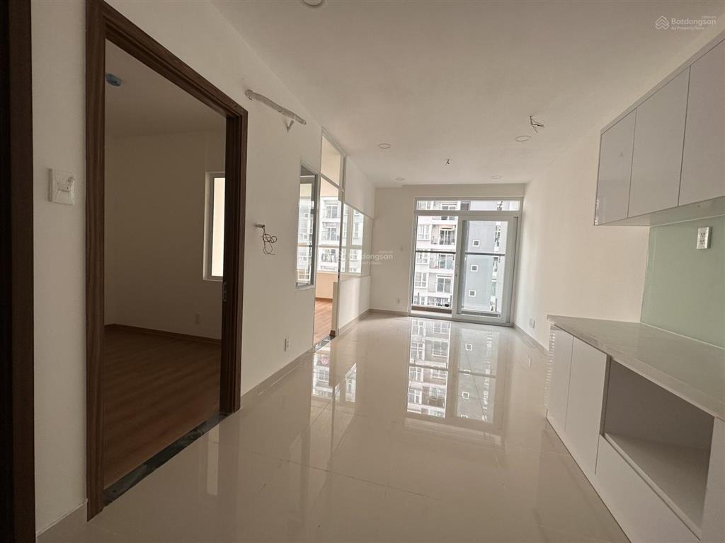 Bán căn hộ 2pn 1wc 54m2 tầng thấp view đẹp giá 2,590 tỷ bao gồm các chi phí.  0907 174 ***