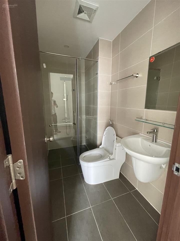 Bán căn hộ 2pn 1wc 54m2 tầng thấp view đẹp giá 2,590 tỷ bao gồm các chi phí.  0907 174 ***