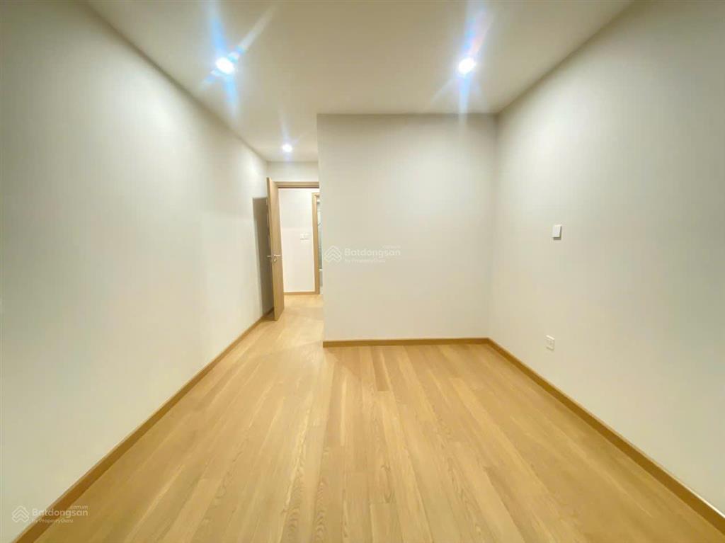 Cho thuê căn hộ mới bàn giao 72m2 chung cư the charm.  0904 994 ***