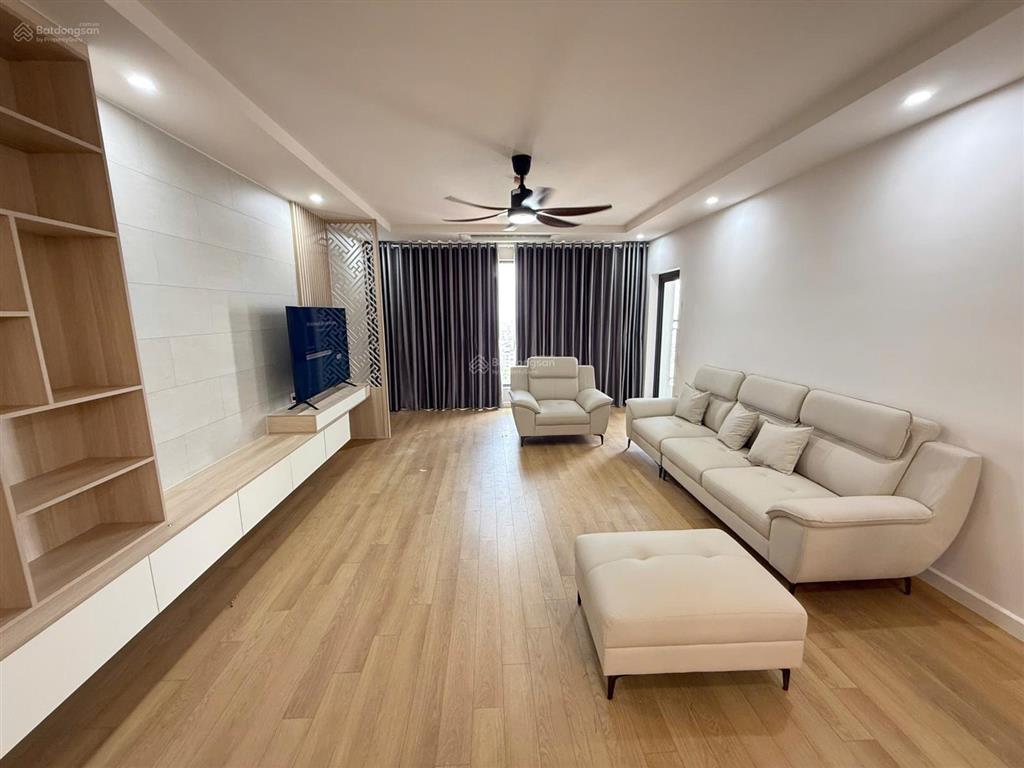 Đẹp long lanh! cho thuê 3n full đồ tại la casta văn phú.  0904 994 ***
