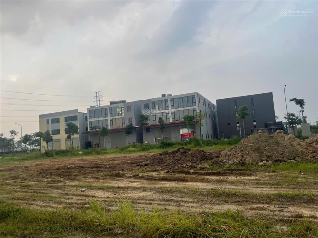 Chuyển nhượng lô đất 360m² cụm công nghiệp đông la.  0904 994 ***
