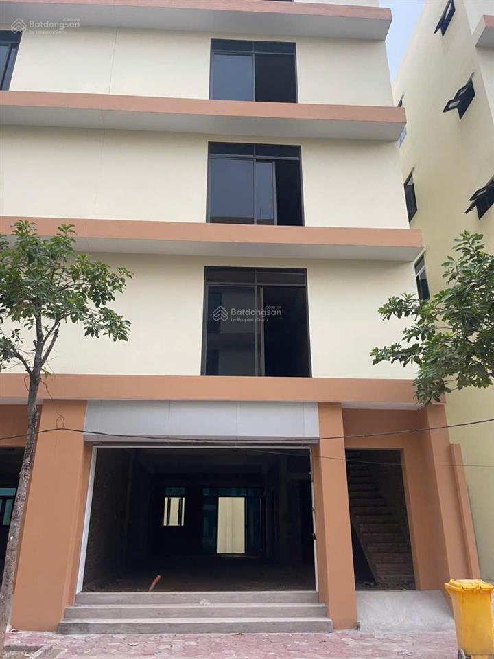 Cho thuê nhà liền kề trong cụm công nghiệp đông la.  0904 994 ***