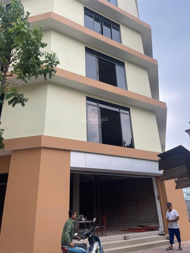 Cho thuê nhà liền kề trong cụm công nghiệp đông la.  0904 994 ***