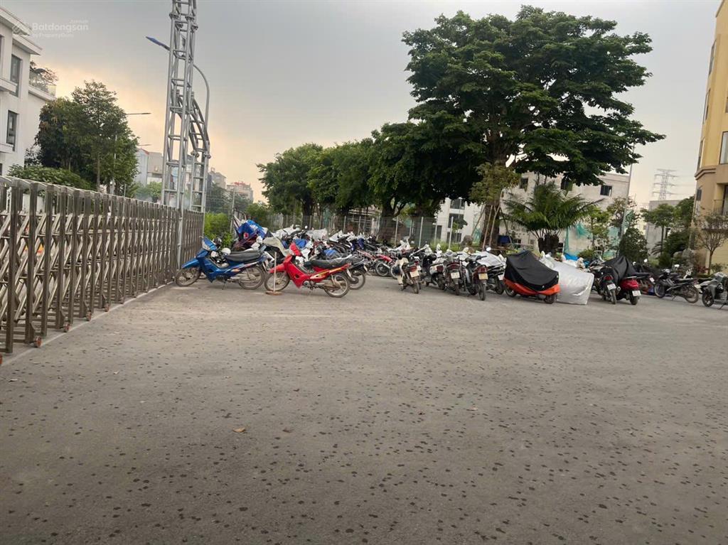 Chính chủ nhượng đất dịch vụ có nhà 5 tầng tại cụm công nghiệp đông la.  0904 994 ***