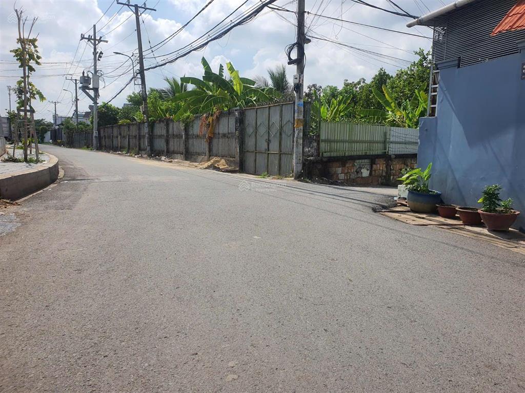 Bán đất góc 2mt đg nhị bình 17 dt( 35x36m) 187m thổ cư đã xây tường rào kiên cố vị trí đẹp giá 18ty