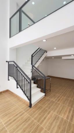 Nhà đẹp lão tử q5 nở hậu 5.1m 6 tầng giá 17.9 tỷ