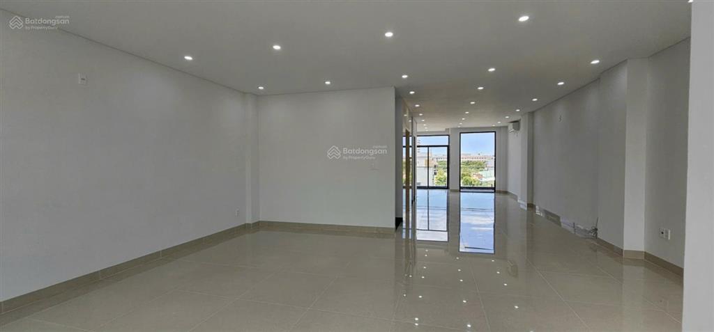 Cho thuê căn góc shophouse nguyễn sinh sắc gần siêu thị mega