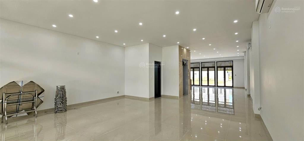 Cho thuê căn góc shophouse nguyễn sinh sắc gần siêu thị mega