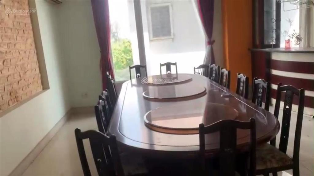 Cho thuê nhà phố 3 căn liền kề kdc conic  dt 360m2  giá 65 triệu/tháng