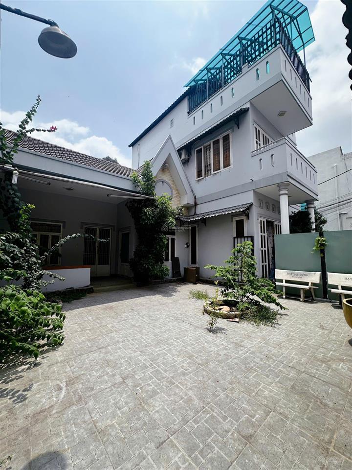 Bán nhà diện tích lớn 217m2, hẻm 238 đường hoàng diệu 2, thủ đức  sát đh spkt
