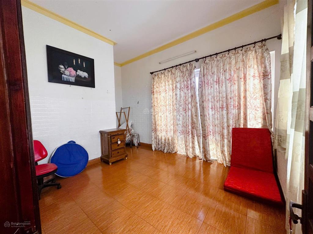 Bán nhà diện tích lớn 217m2, hẻm 238 đường hoàng diệu 2, thủ đức  sát đh spkt