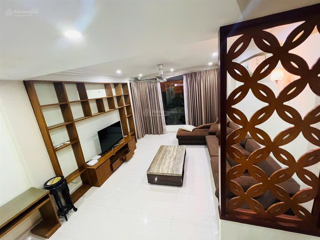 Cho hộ gia đình thuê căn nhà 5 tầng khu đấu giá man bồi gốc găng ba la