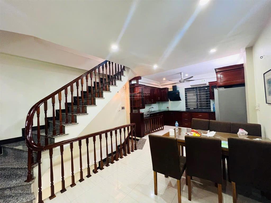Cho hộ gia đình thuê căn nhà 5 tầng khu đấu giá man bồi gốc găng ba la