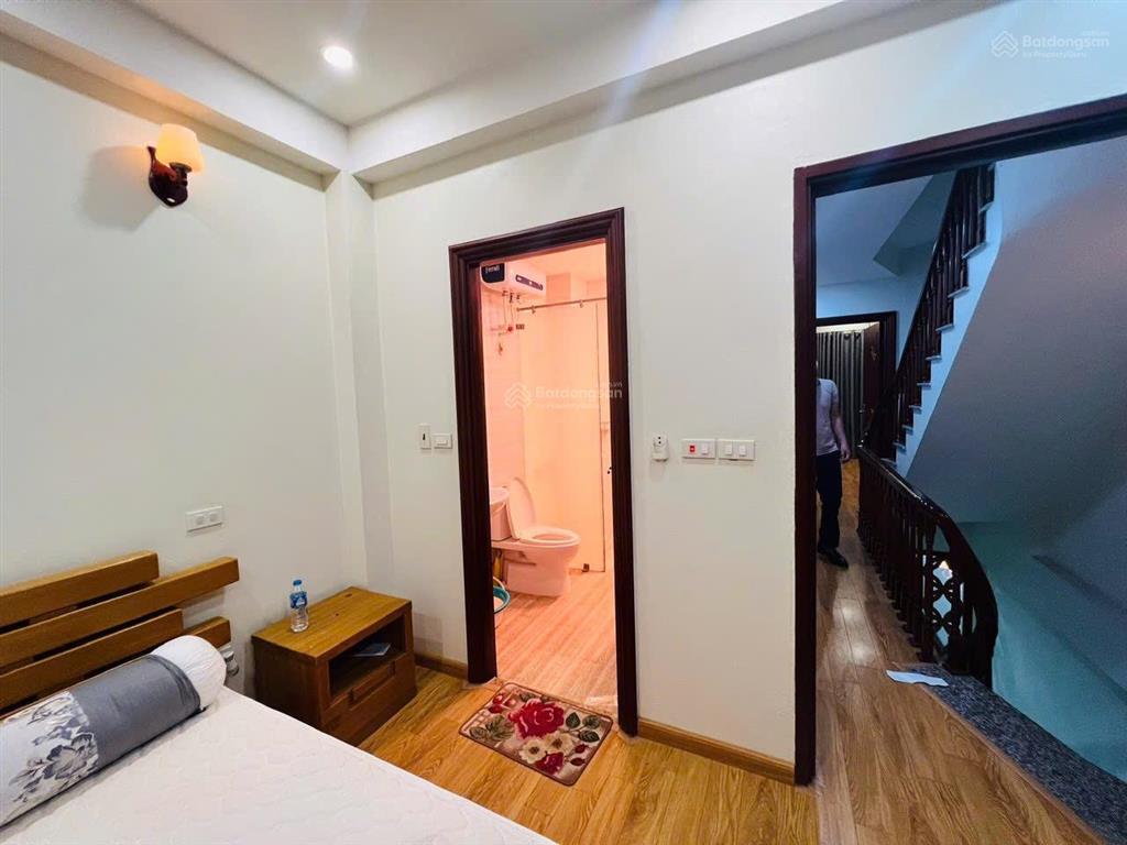 Cho hộ gia đình thuê căn nhà 5 tầng khu đấu giá man bồi gốc găng ba la